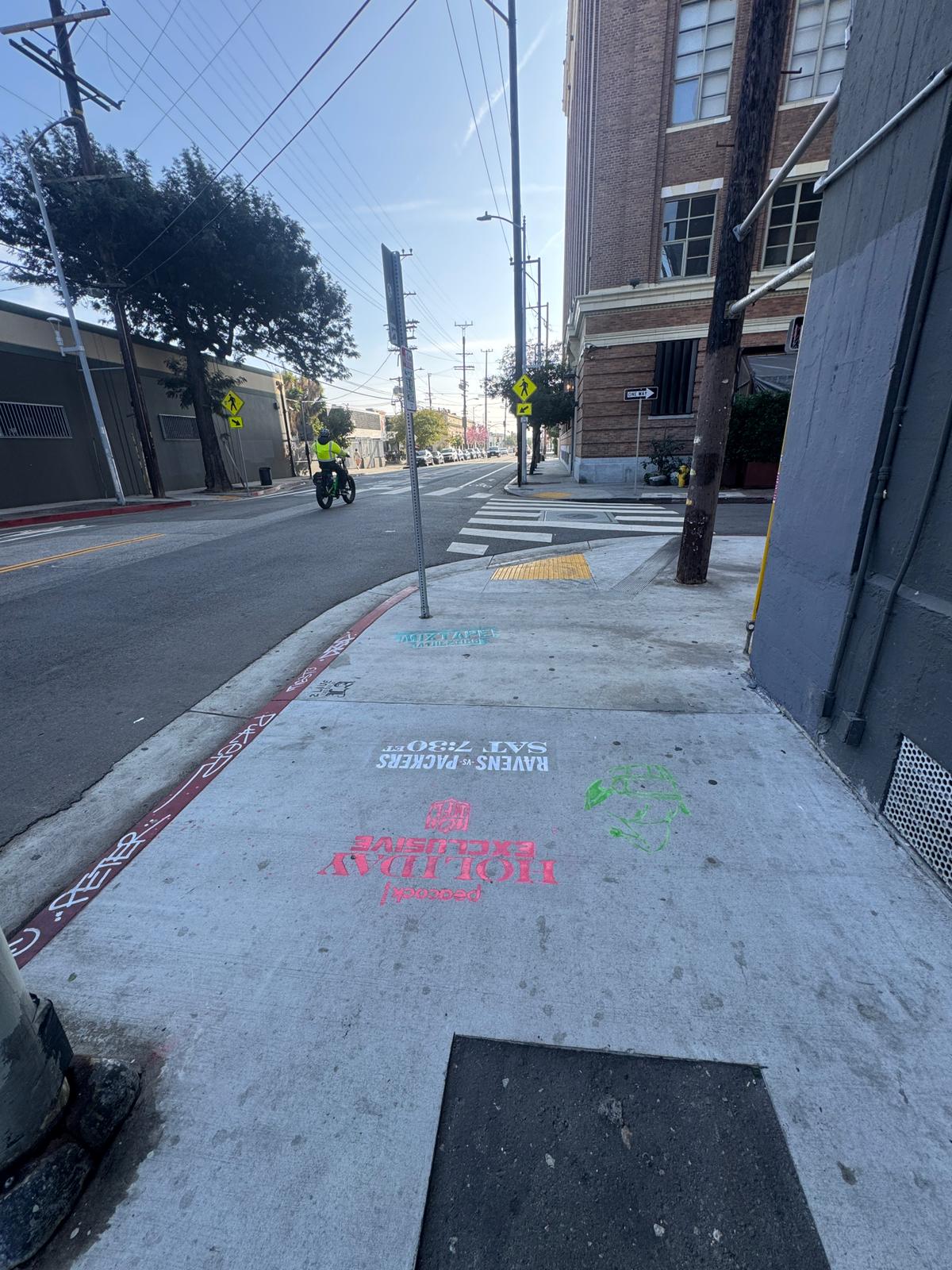 Stencil 16.4 Bar Flamingo Arts District